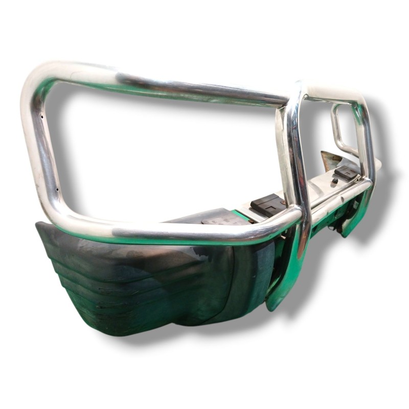 PARAGOLPES DELANTERO MB831049 MB831050
